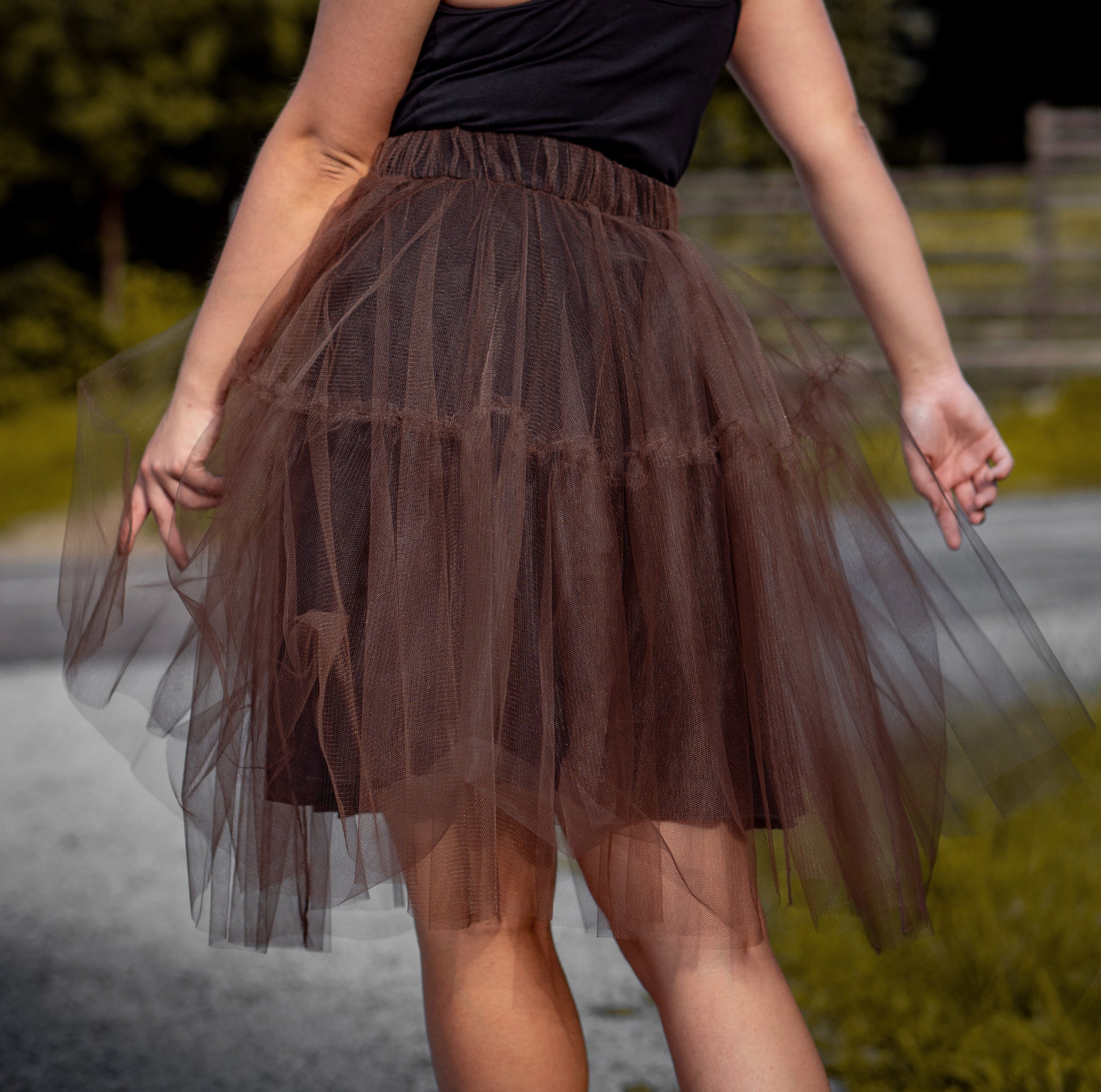 Fusta maro din tull / Brown tull skirt
