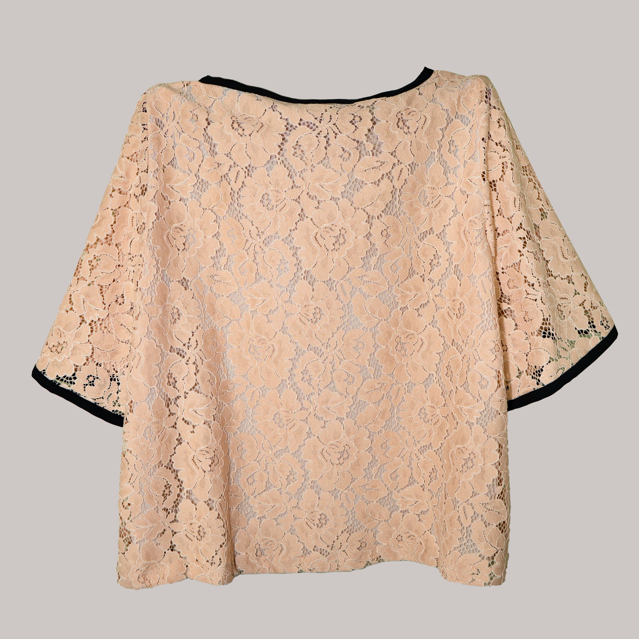 Bluza din dantela bej