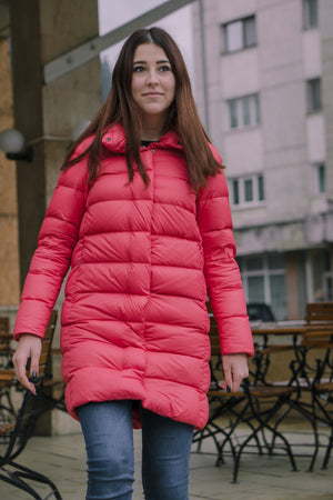 Geaca lunga cu puf pentru femei