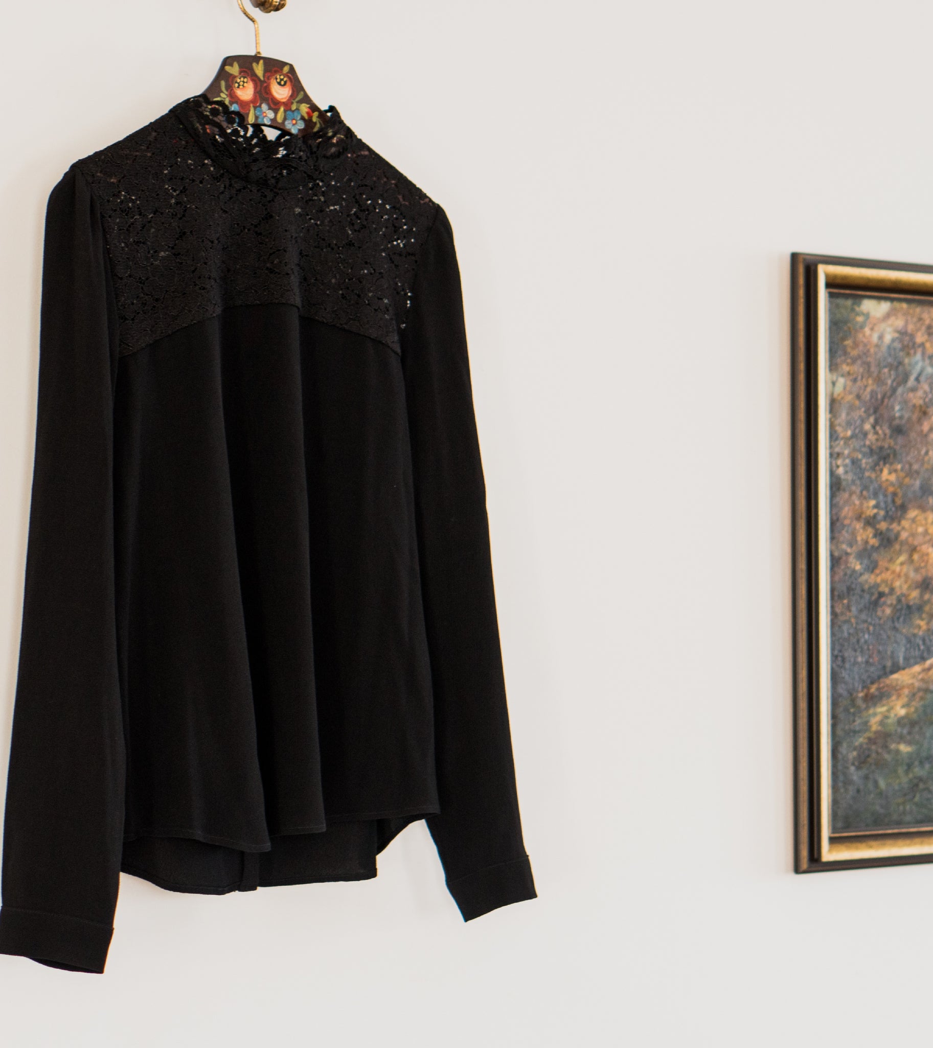 Bluza din dantela neagra